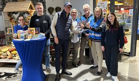 Übergabe der Lebensmittelgutscheine